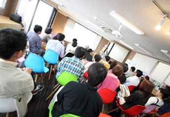 企業にて社員研修